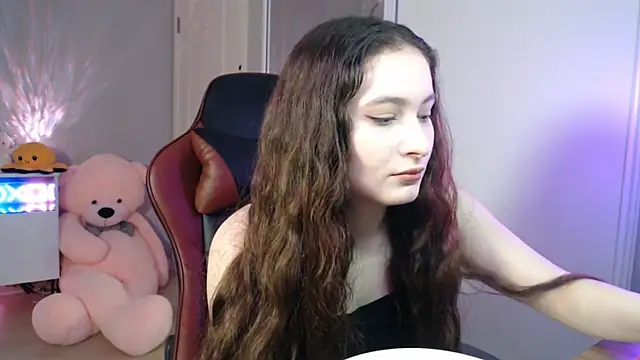 solitudebby online show from May 8, 11:43 pm