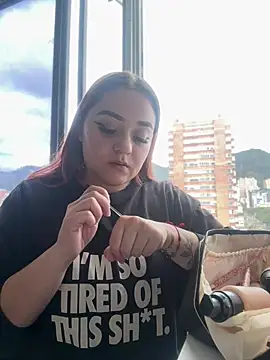 Snapshot of ziara_white chatting on April 7, 7:47 pm ziara white online show from April 7, 7:47 pm