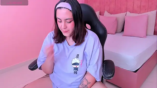 Snapshot of lilaa_sky chatting on May 12, 12:02 pm lilaa sky online show from May 12, 12:02 pm