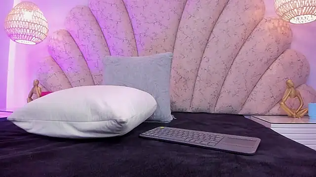 zoe blosson online show from May 17, 1:58 am