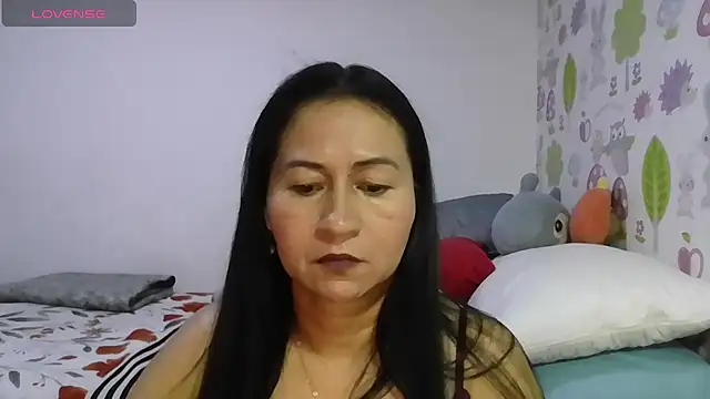 Snapshot of Tyna_b chatting on July 26, 12:19 am Tyna b online show from July 26, 12:19 am