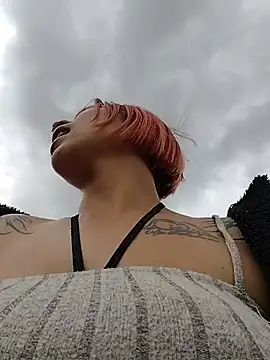 Mia 0-4 online show from May 21, 4:25 pm