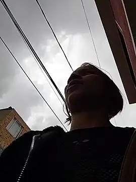 Mia 0-4 online show from June 8, 3:34 pm