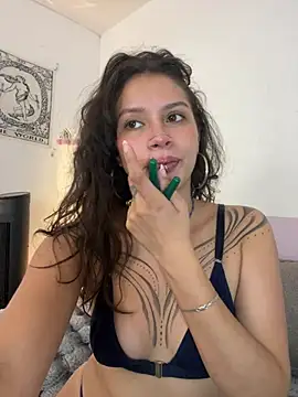 Dreanaa online show from June 30, 9:05 pm