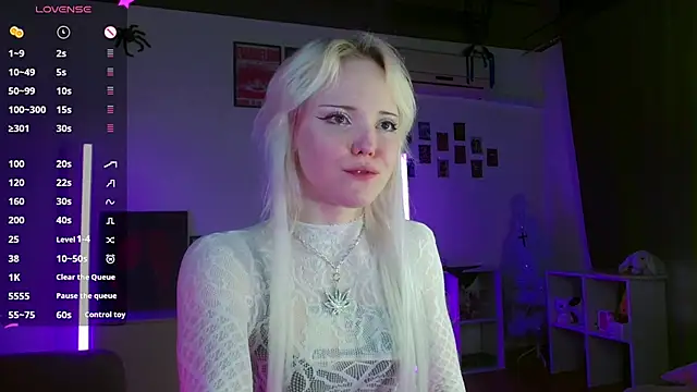 Snapshot of evianlui chatting on May 27, 1:57 am evianlui online show from May 27, 1:57 am