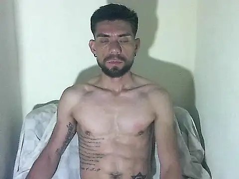 Snapshot of thomas2wood chatting on July 9, 2:59 am thomas2wood online show from July 9, 2:59 am