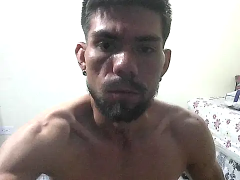 Snapshot of thomas2wood chatting on July 13, 11:07 pm thomas2wood online show from July 13, 11:07 pm