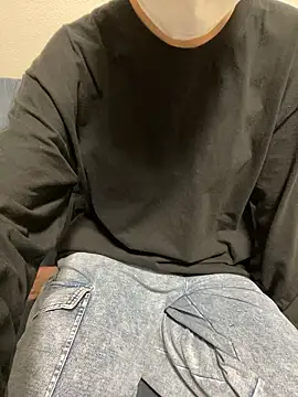 Snapshot of MOMO_ch_oo chatting on April 7, 11:32 am MOMO ch oo online show from April 7, 11:32 am