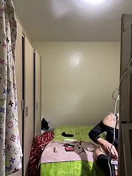 Snapshot of Blacktourmalinee chatting on April 8, 7:14 pm Blacktourmalinee online show from April 8, 7:14 pm