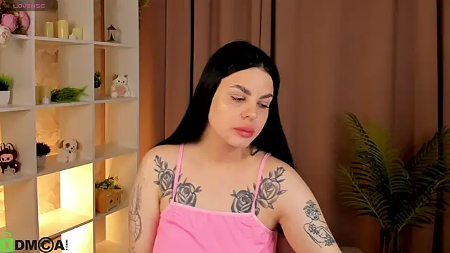 Snapshot of Oliviabagheera chatting on April 9, 6:19 am Oliviabagheera online show from April 9, 6:19 am