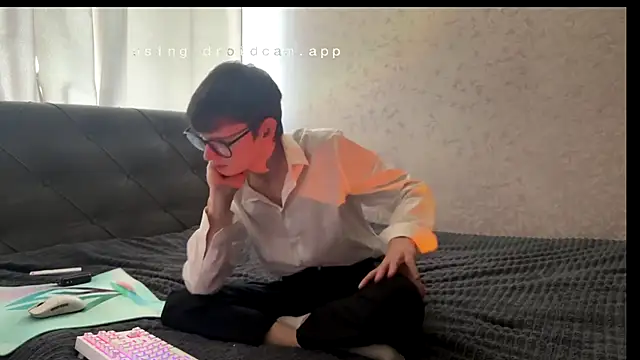 dalvos online show from April 13, 7:25 am