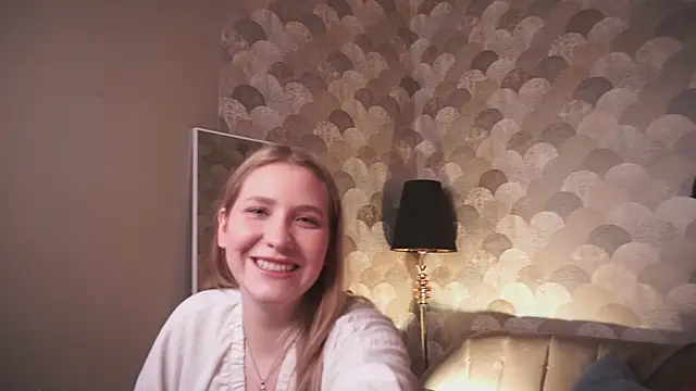 Snapshot of Emilicious chatting on May 10, 12:10 pm Emilicious online show from May 10, 12:10 pm