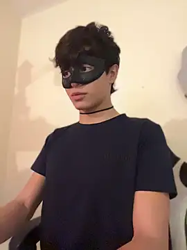 ojitosdegato online show from April 24, 4:31 pm