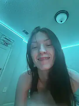 Munchkinbaby72318 online show from June 15, 1:52 am