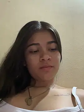 Snapshot of Kloe_zaf chatting on May 11, 4:51 am Kloe zaf online show from May 11, 4:51 am