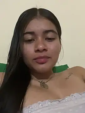 Snapshot of Kloe_zaf chatting on May 15, 7:37 am Kloe zaf online show from May 15, 7:37 am