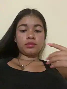 Snapshot of Kloe_zaf chatting on May 31, 6:31 am Kloe zaf online show from May 31, 6:31 am