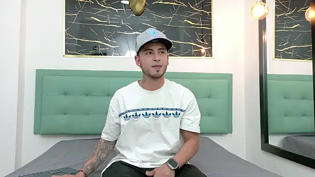 Snapshot of PowerLustX chatting on June 3, 4:15 am PowerLustX online show from June 3, 4:15 am