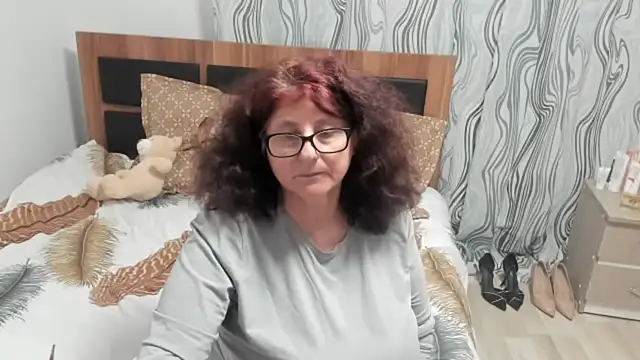 Snapshot of CatherineRowe chatting on January 15, 1:52 pm CatherineRowe online show from January 15, 1:52 pm