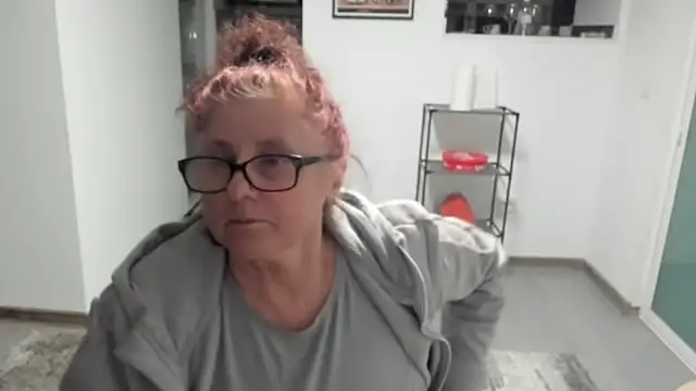 Snapshot of CatherineRowe chatting on January 16, 10:02 pm CatherineRowe online show from January 16, 10:02 pm