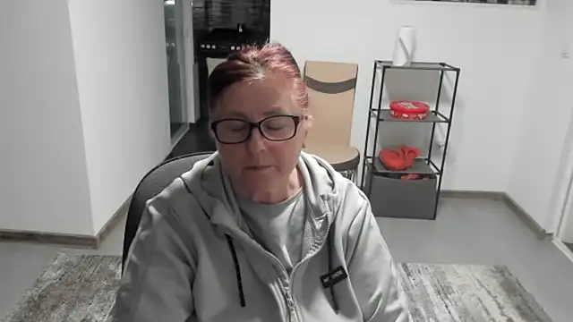 Snapshot of CatherineRowe chatting on January 17, 4:26 pm CatherineRowe online show from January 17, 4:26 pm