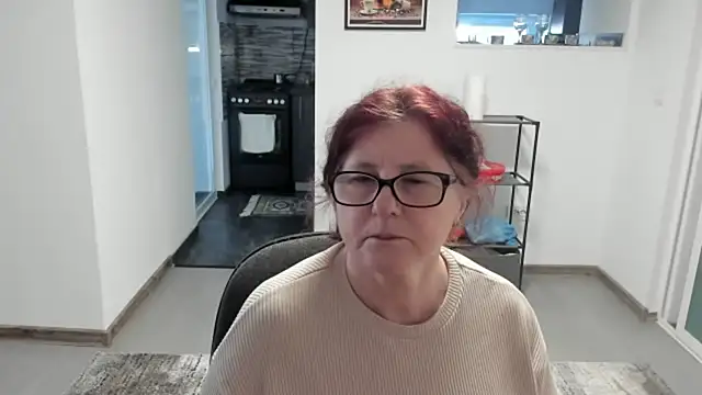 Snapshot of CatherineRowe chatting on January 19, 8:50 am CatherineRowe online show from January 19, 8:50 am