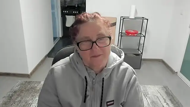 Snapshot of CatherineRowe chatting on January 20, 2:14 pm CatherineRowe online show from January 20, 2:14 pm