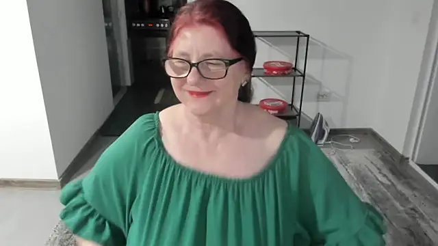 Snapshot of CatherineRowe chatting on January 28, 5:11 am CatherineRowe online show from January 28, 5:11 am