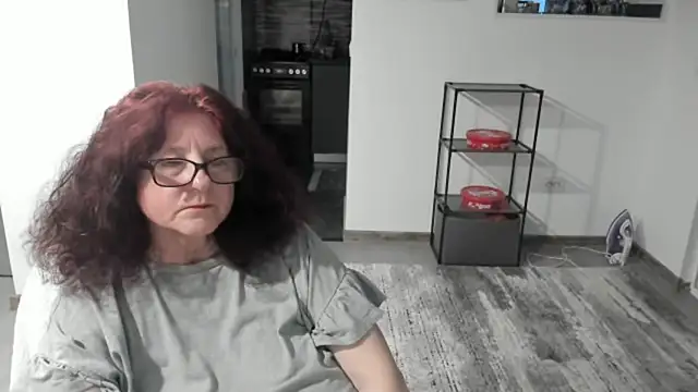 Snapshot of CatherineRowe chatting on January 30, 5:41 am CatherineRowe online show from January 30, 5:41 am