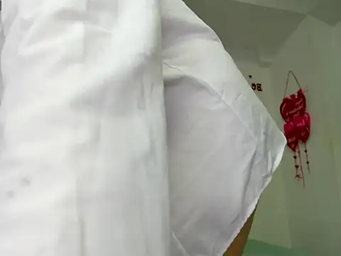 Snapshot of Carolinaa-03 chatting on April 9, 11:43 pm Carolinaa-03 online show from April 9, 11:43 pm