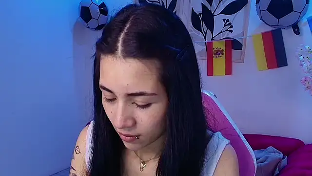 Rainy doll online show from June 28, 12:00 pm