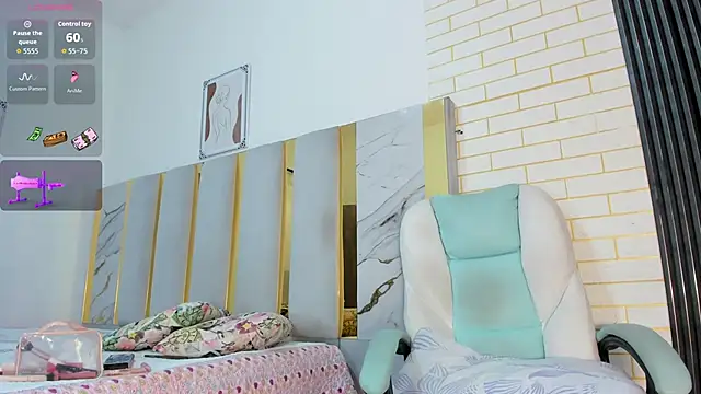 Snapshot of Nova-Zay chatting on April 16, 12:17 pm Nova-Zay online show from April 16, 12:17 pm