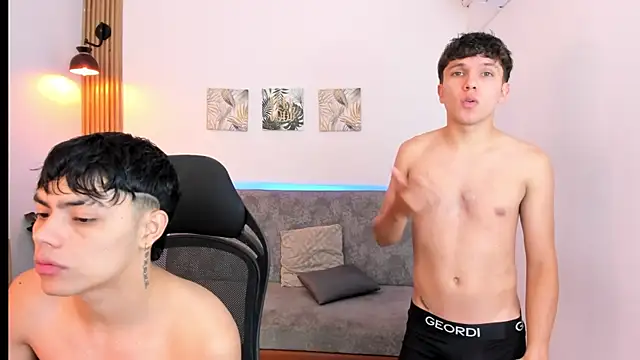 Seductive BoysW online show from April 28, 9:09 pm