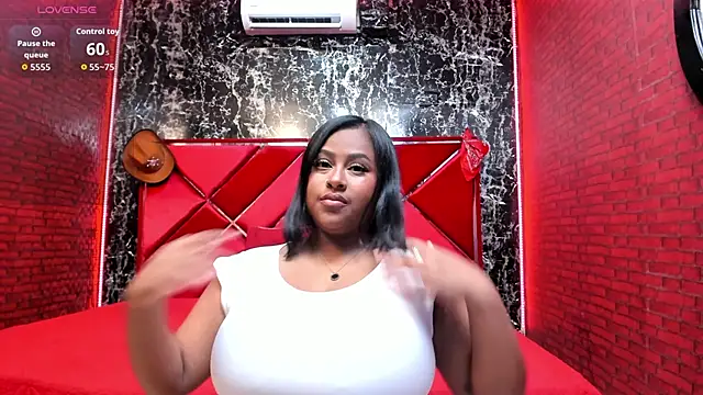 Snapshot of Luu_Adams chatting on April 16, 7:25 pm Luu Adams online show from April 16, 7:25 pm