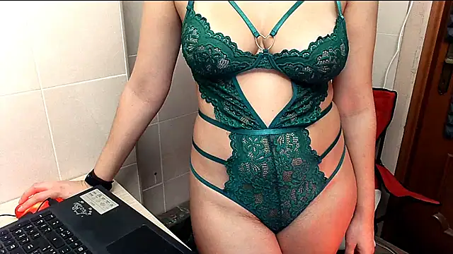 Snapshot of littledream20 chatting on February 27, 4:56 am littledream20 online show from February 27, 4:56 am