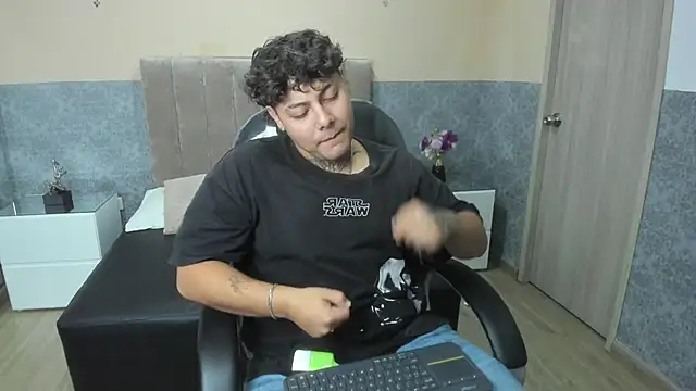 DAMON SALVATTORE online show from April 10, 3:34 am