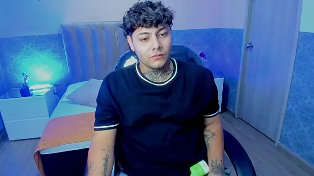 DAMON SALVATTORE online show from April 16, 3:29 am