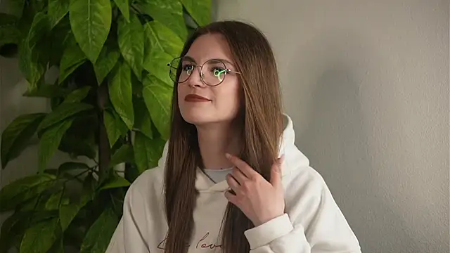 Snapshot of ToyaEssex chatting on April 9, 12:21 pm ToyaEssex online show from April 9, 12:21 pm