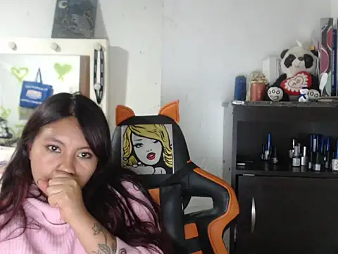 dulcemaria1918 online show from April 16, 4:24 am