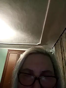 AureliaSky598 online show from May 3, 11:22 pm