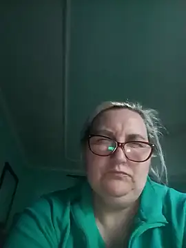 AureliaSky598 online show from May 4, 5:31 pm