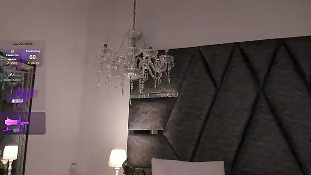 Snapshot of Cleopattra chatting on July 9, 8:13 pm Cleopattra online show from July 9, 8:13 pm