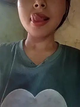 ross001 online show from April 14, 8:42 am