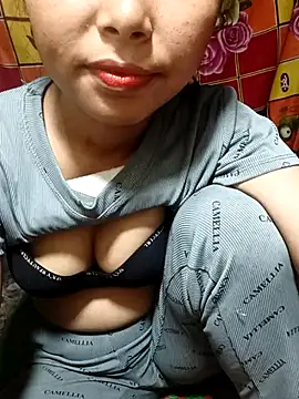 ross001 online show from April 14, 9:32 pm