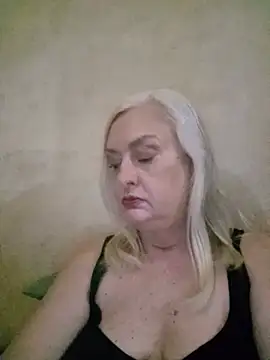 Julia20X online show from May 28, 11:29 am