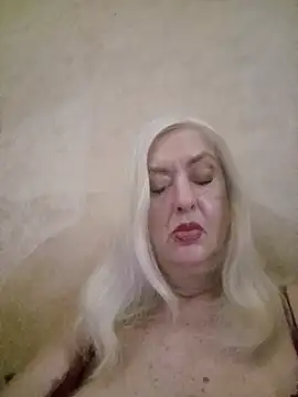 Julia20X online show from July 4, 9:15 am