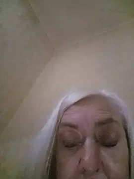 Julia20X online show from July 4, 9:21 pm
