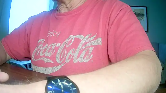 Snapshot of ilundercover chatting on April 8, 11:32 am ilundercover online show from April 8, 11:32 am