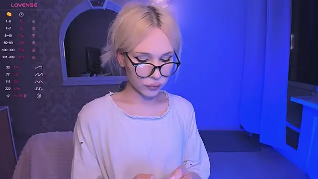 Snapshot of kristiallsooppp chatting on April 8, 5:46 pm kristiallsooppp online show from April 8, 5:46 pm