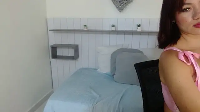 Snapshot of Scarleth_Ross chatting on April 8, 4:51 pm Scarleth Ross online show from April 8, 4:51 pm